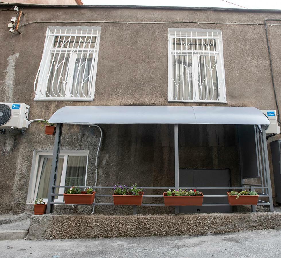 Dada - Cozy Apartment In The Center Of Tiflis Dış mekan fotoğraf