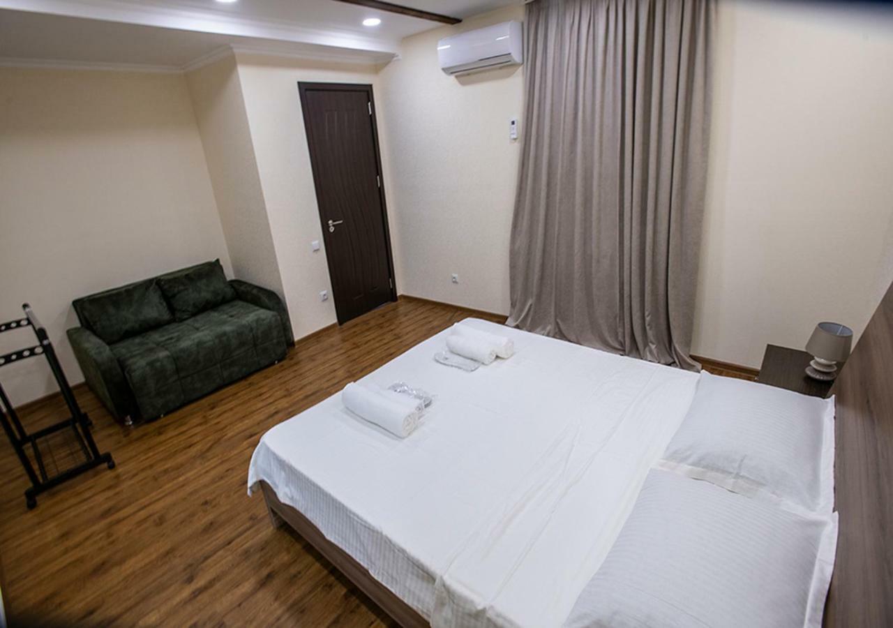 Dada - Cozy Apartment In The Center Of Tiflis Dış mekan fotoğraf