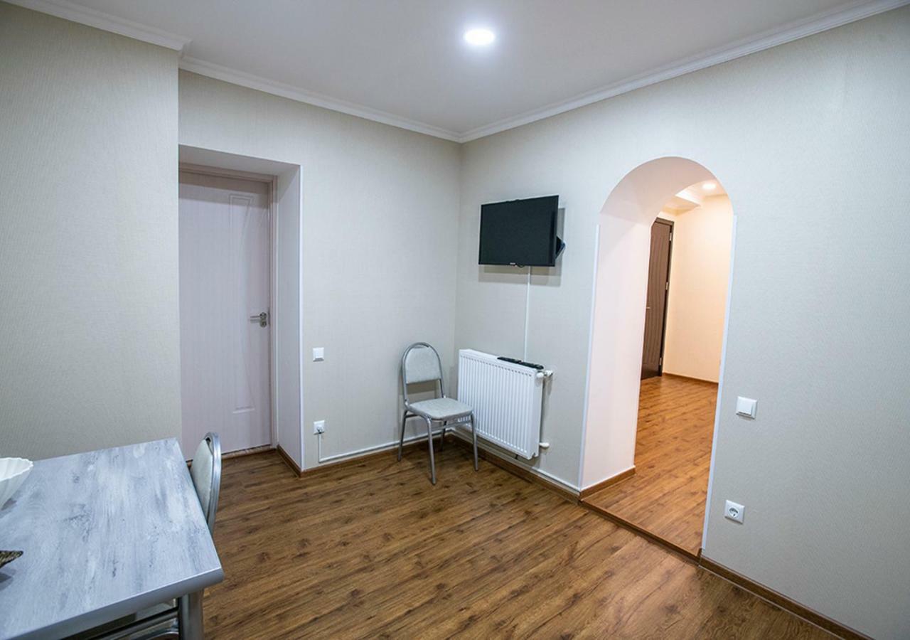 Dada - Cozy Apartment In The Center Of Tiflis Dış mekan fotoğraf